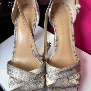 Micheal Kors Heels